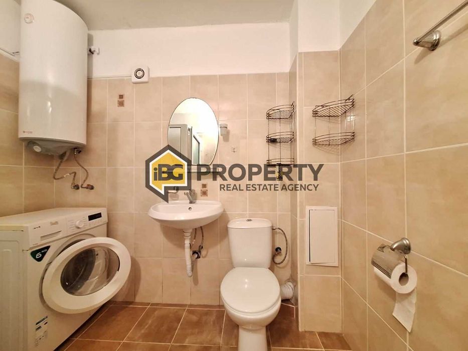 Просторен едностаен с голяма тераса