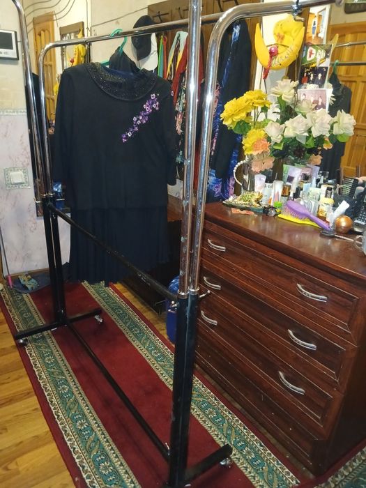 Вешалка привозной