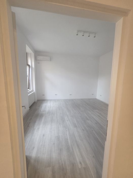 MAISON IMOBILIARE - spre vânzare apartament modern complet renovat în centrul municipiului Arad