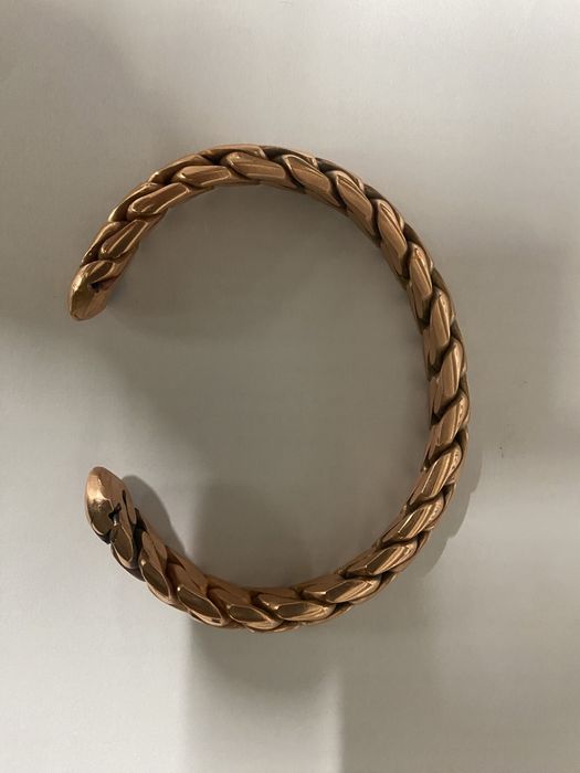 Медна гривна 21см