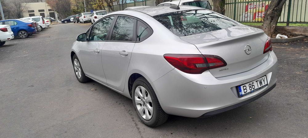 Opel astra 1.6 benzina , 2017 , euro 6 .