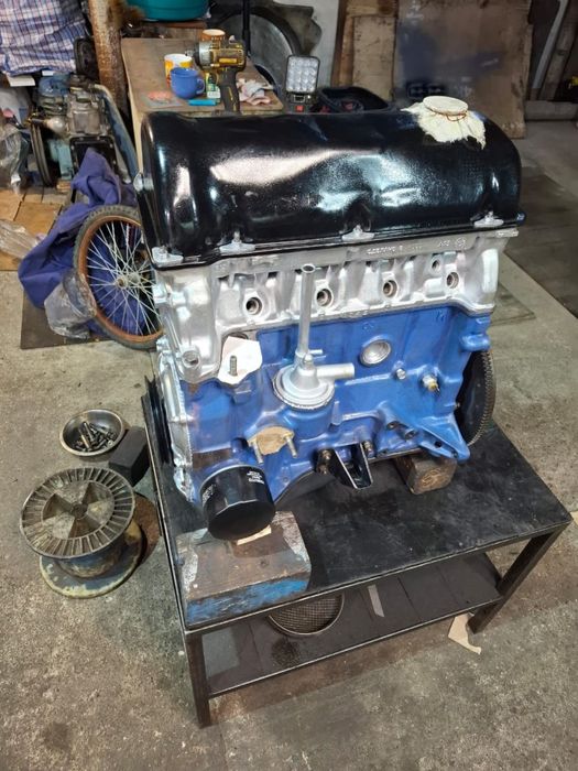 Продам Двигатель 2103