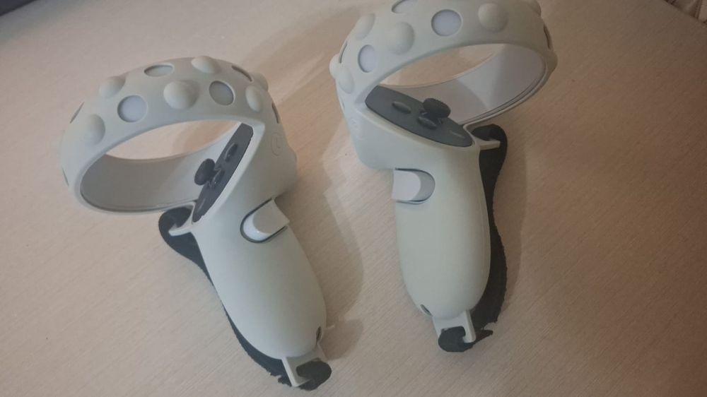 Meta quest 2 в хорошем состоянии