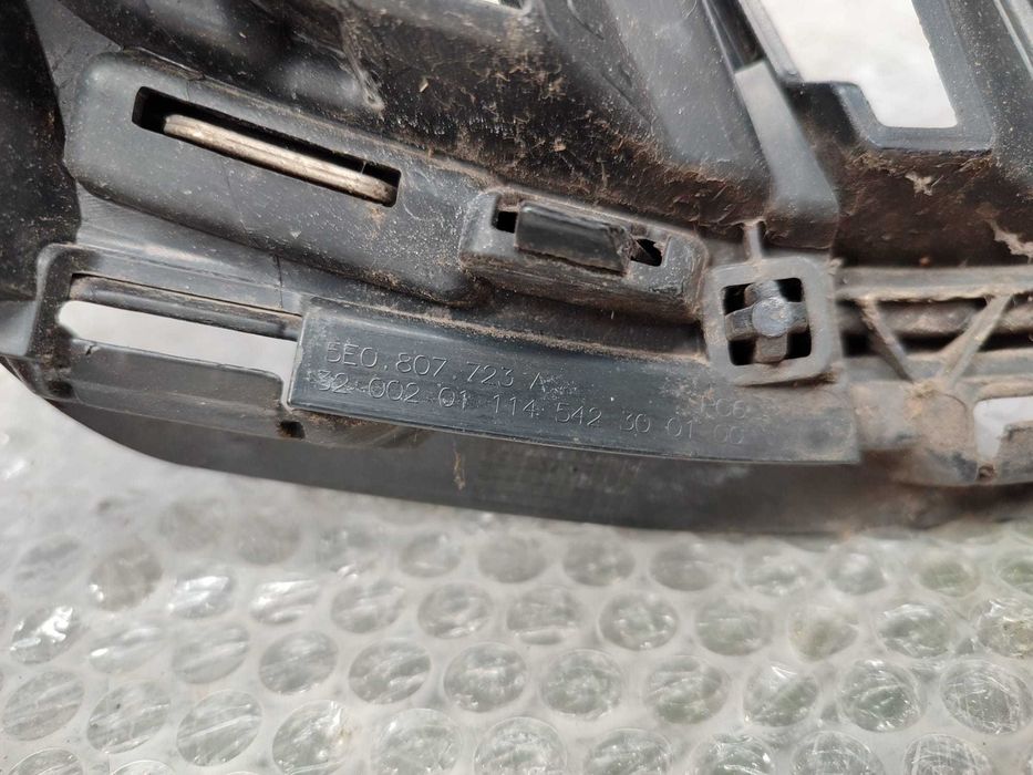 Grila Radiator Skoda Octavia (5E) Break 2013–2019 / Cod OEM 5E0853653C (4B2)