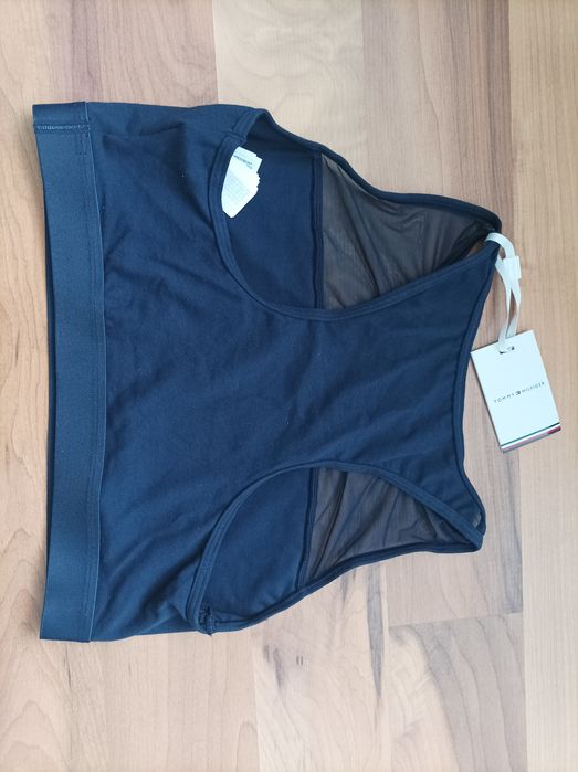 Tommy Hilfiger ново бюстие