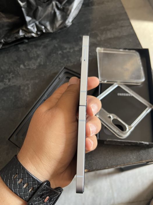Samsung Z flip 6 8/256 Blue ideal Vietnam