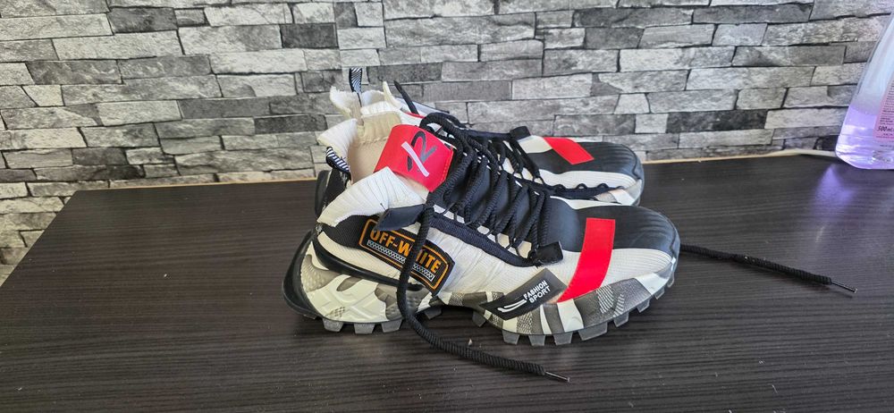 Продавам Off-White обувки втора ръка