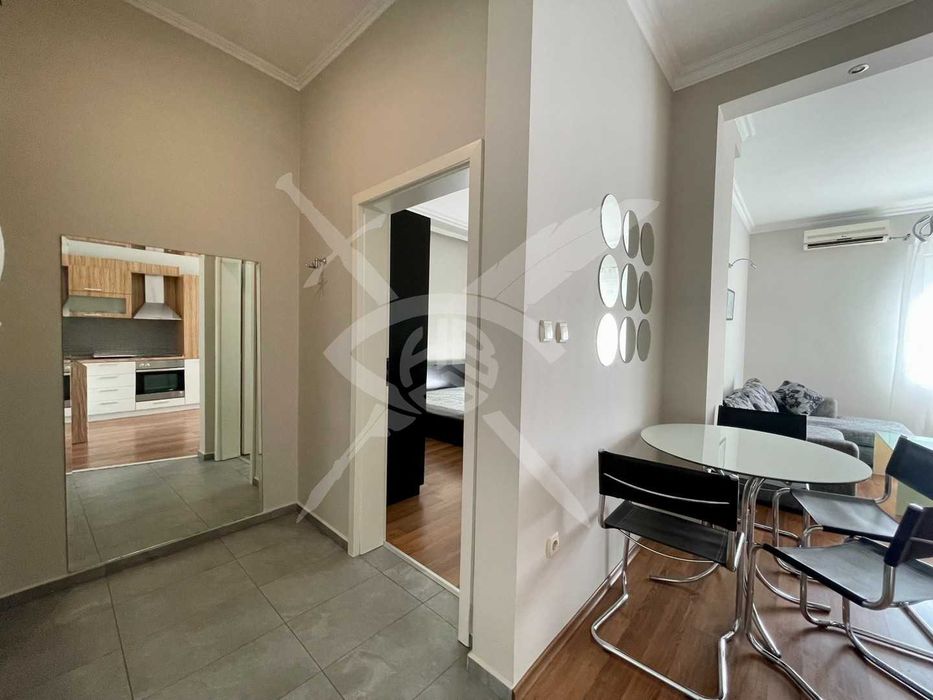 Дава се под наем Тристаен апартамент в София, Център - 75 кв.м за 790 € - Снимка #13