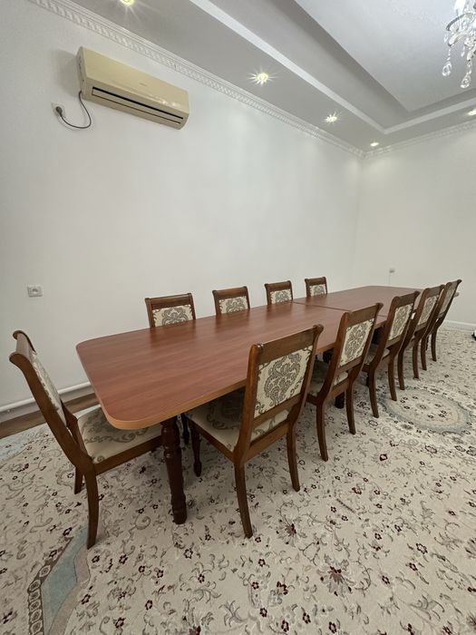 Продается стол со стульями
