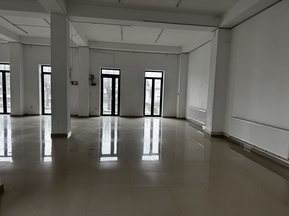 Spatiu comercial de inchiriat zona centrala /piata