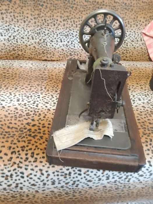 Швейная машина Зингера