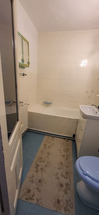 Inchiriez apartament