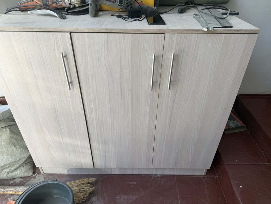 Прихожая состоит из 3 шкафов