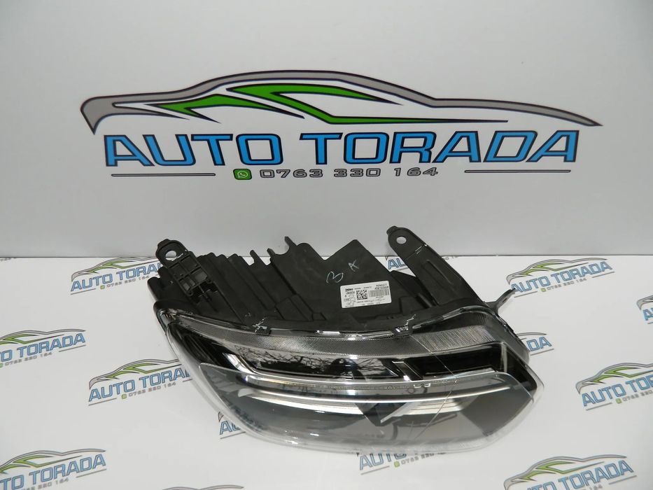 Far dreapta Dacia Duster 2 facelift an 2021 2022 2023 2024 cod 260103389R