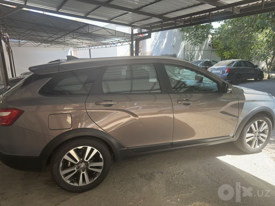 Lada Vesta SW Cross 1.8 AMT xamelyon