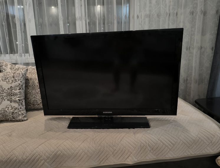 Продам телевизор Samsung