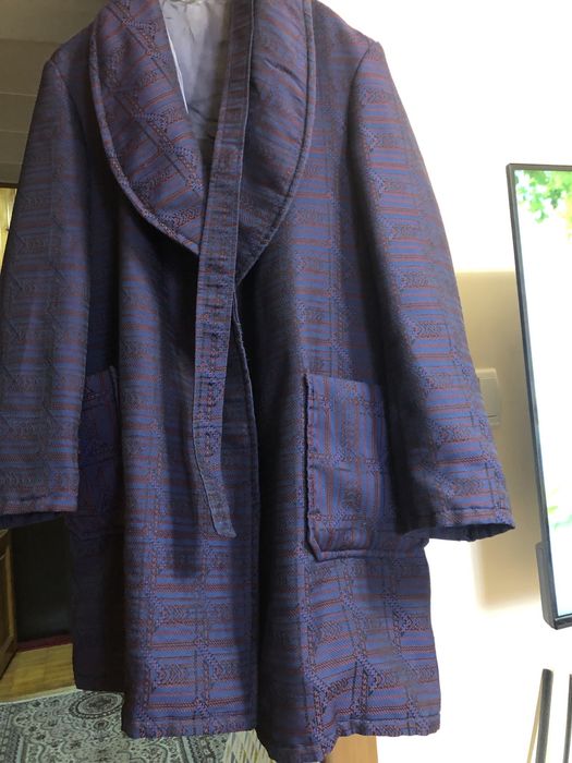 Продается курительный пиджак.