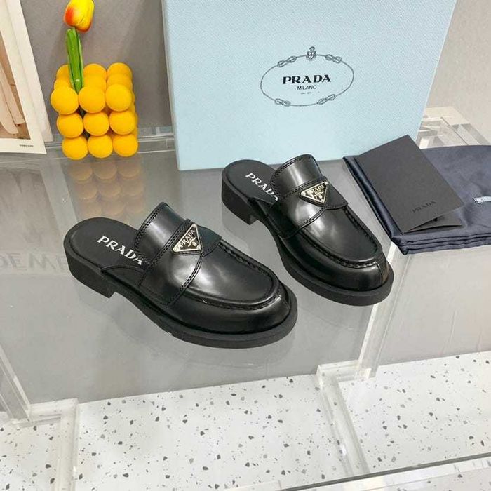 Saboti Prada marimea 39 40