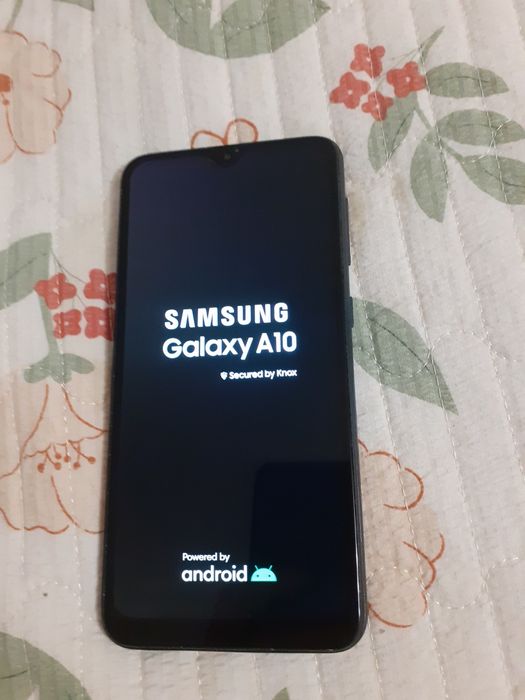 Продам Samsung A10.