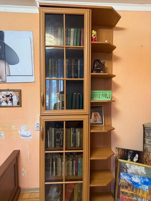 Стенка и книжный шкаф