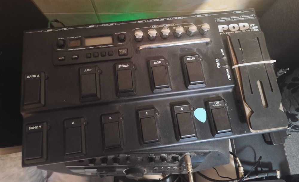 Бас китара YAMAHA, Бас кубе 150 W и 15-инчов говорител