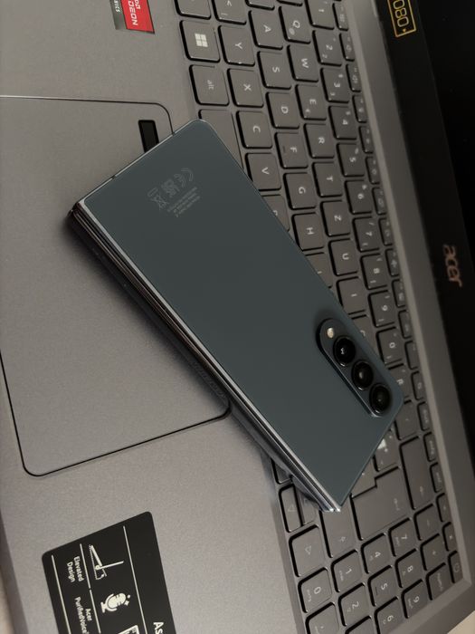 Samsung Galaxy Z Fold4, 12GB RAM, 256GB, 5G !!