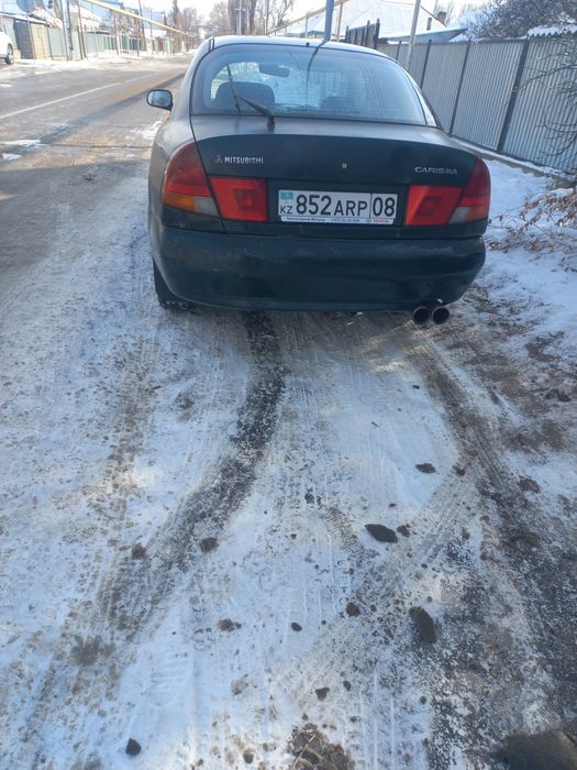 продаю машину митсубиси харизма