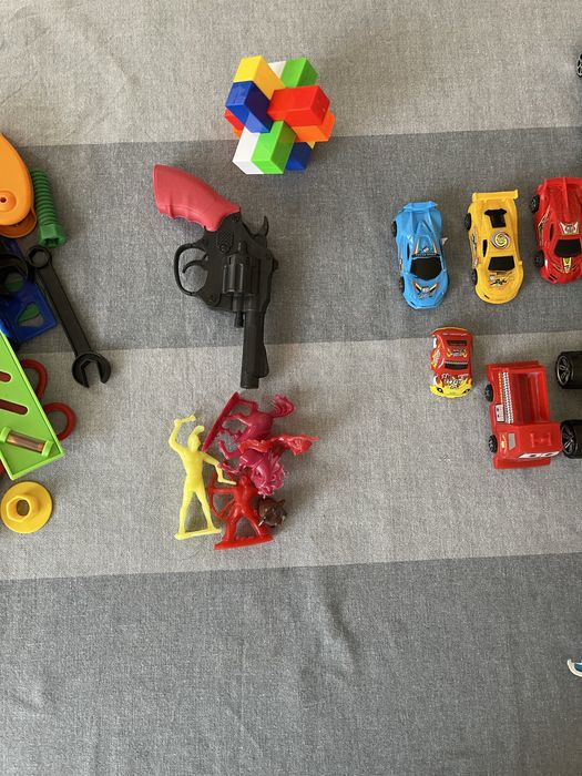 Лот играчки добро състояние -  всичко 5 евро