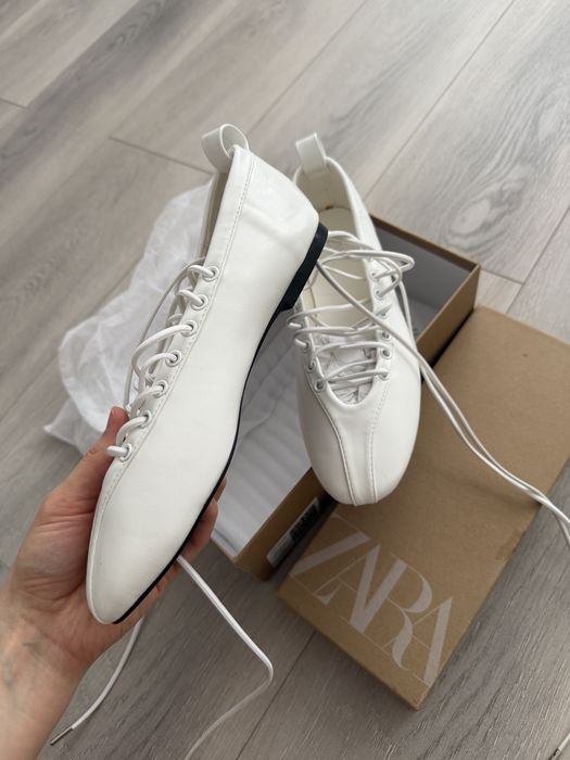 Балетки на завязках Zara