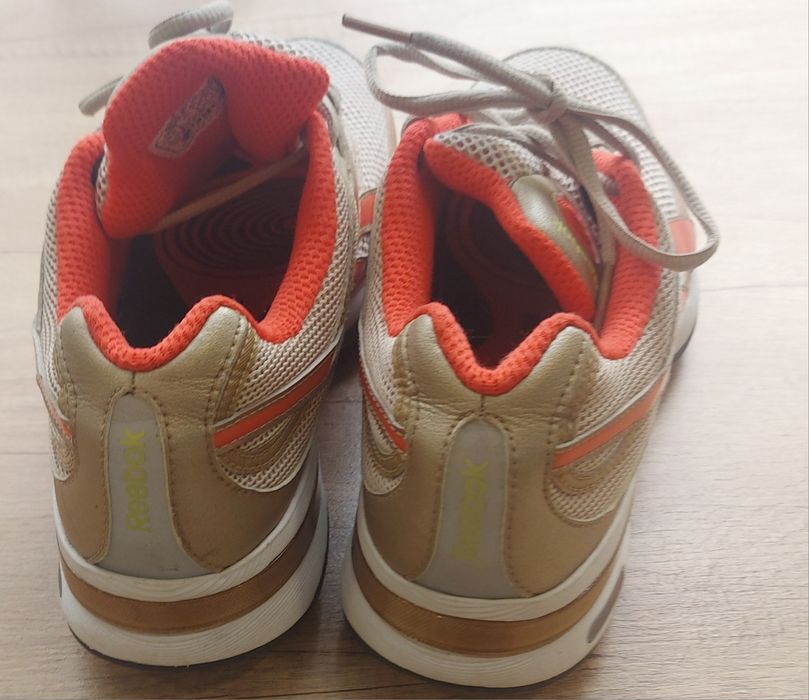 Adidasi reebok easytone barbati,  mărimea 40,5