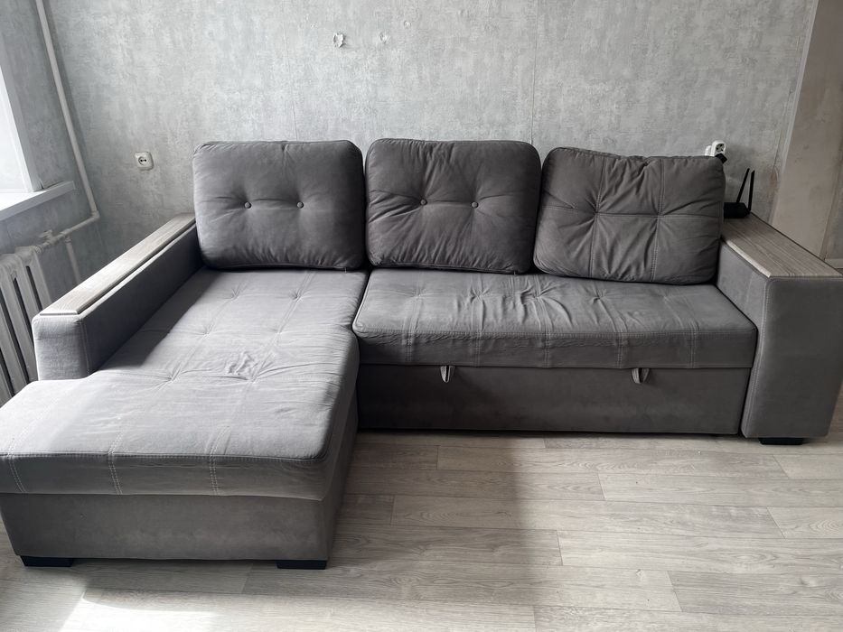 Продаю диван угловой