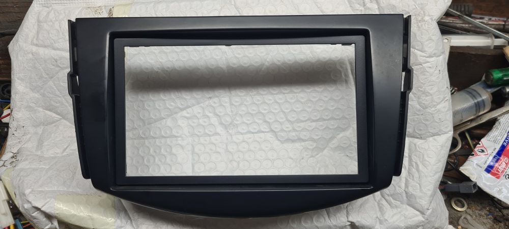 Рамка 9инча за хонда сивик и  rav 4