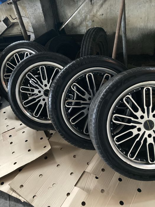 продам диски  22 литье с резиной 285/45/22