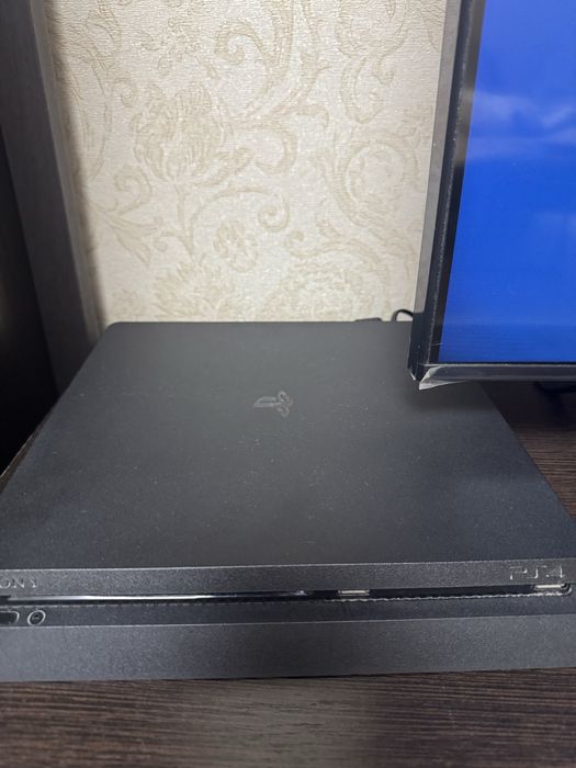 Продам пс 4 slim торг уместен