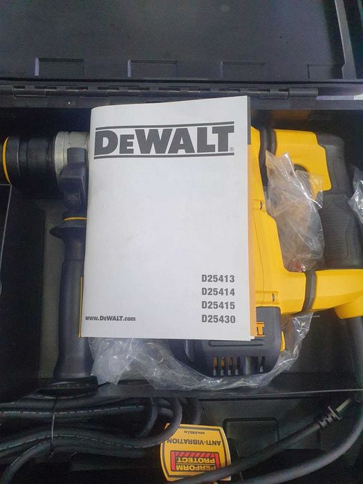 Перфоратор DeWALT D25413K-QS