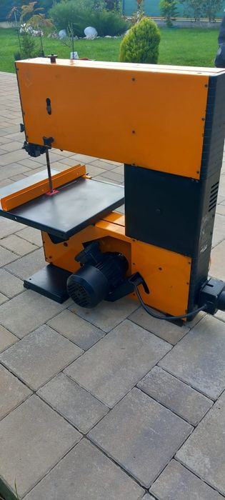 Fierăstrău cu bandă/Banzic