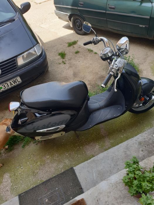 Scuter 49 cm3 Aprilia