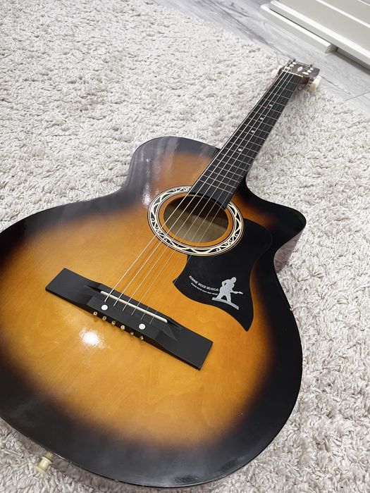 Аккустическая гитара