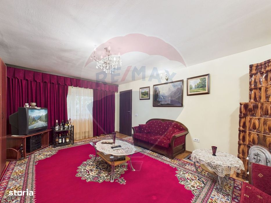 Casă / Vilă cu 5 camere de vânzare în orașul Negru Vodă, zona Central