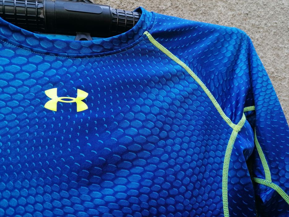 Продавам чисто нова бързосъхнеща тениска Under Armour