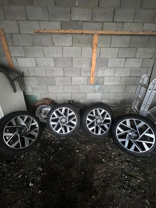 Диск с Шинами на Хюндай САНТАФЕ