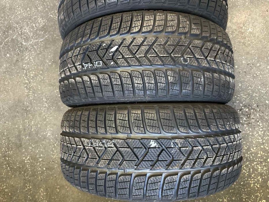 Зимни гуми 235/35/19