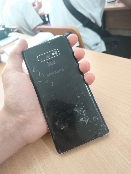 Продам самсунг нот 9