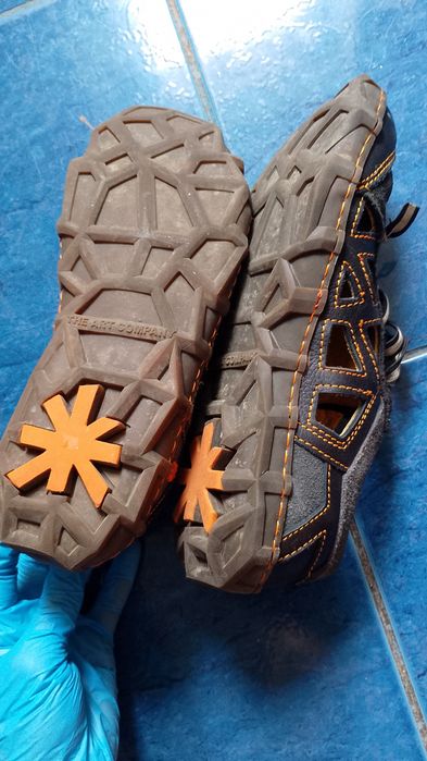 pantofii   ciloarea brun,, de la Art, din piele