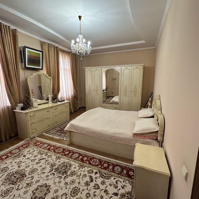 Спальный гарнитур (Италия)