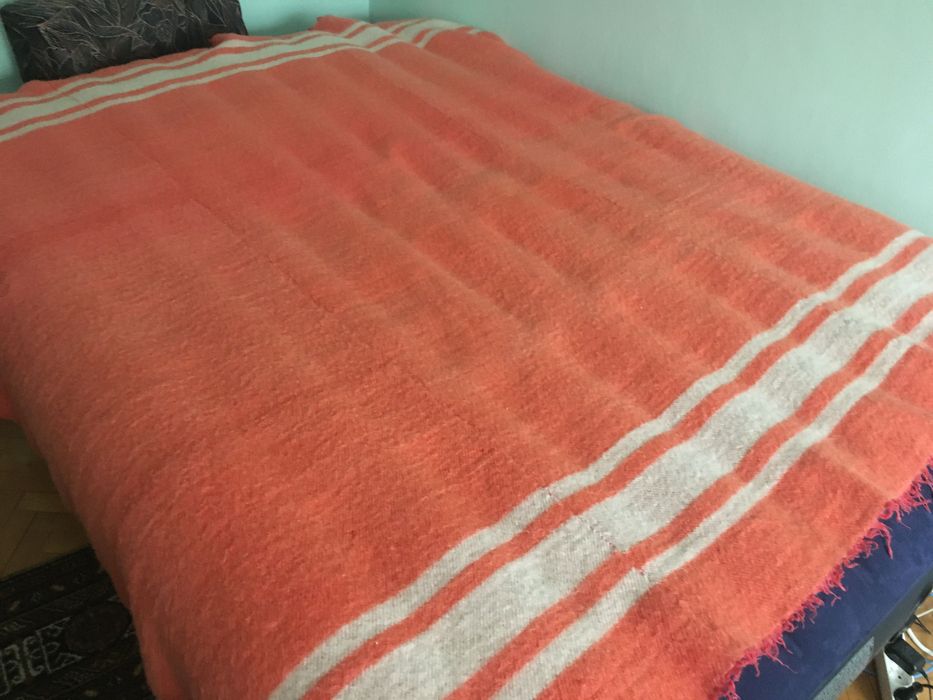 Одеала-килим, две нови вълнени и губер
