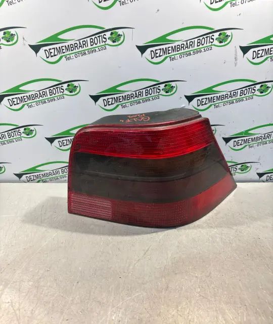 Lampa / Tripla stop dreapta pe aripa Volkswagen VW Golf 2000