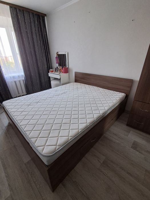 Продам 2спальную кровать и шкаф