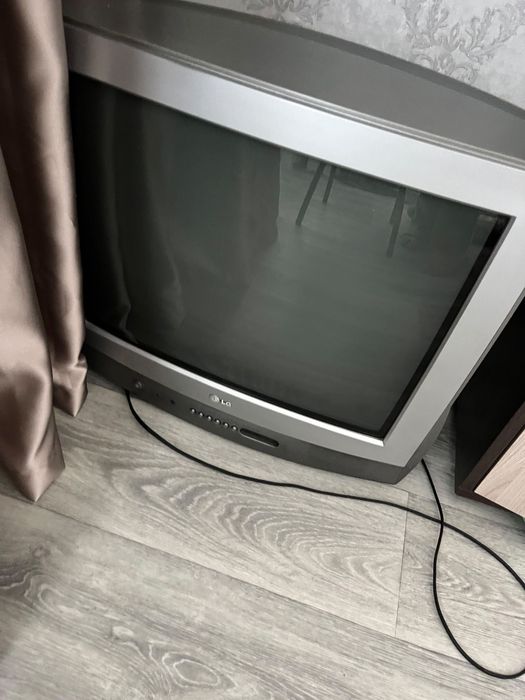 Продам телевизор