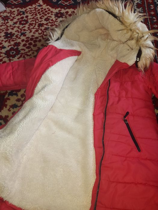Продам куртку 6-7 лет